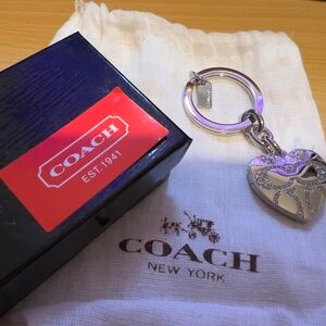 COACH HEART LOCKET/KEY CHAIN/FOB W/CRYSTALS SIGNATURE NWT gift box/bag (RETIRED)